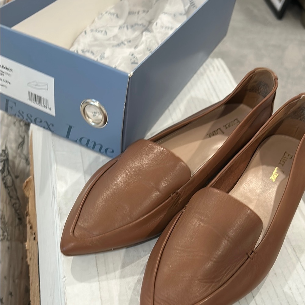 Essex Lane- El Aleanor  Women's Tan Flats